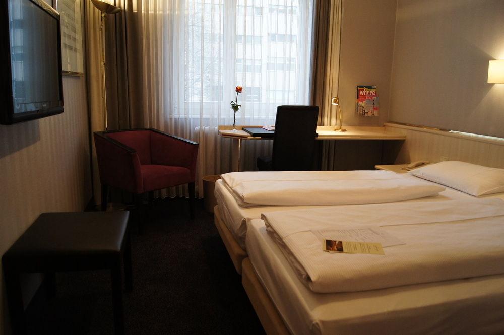 Berlin Plaza Hotel Am Kurfuerstendamm エクステリア 写真