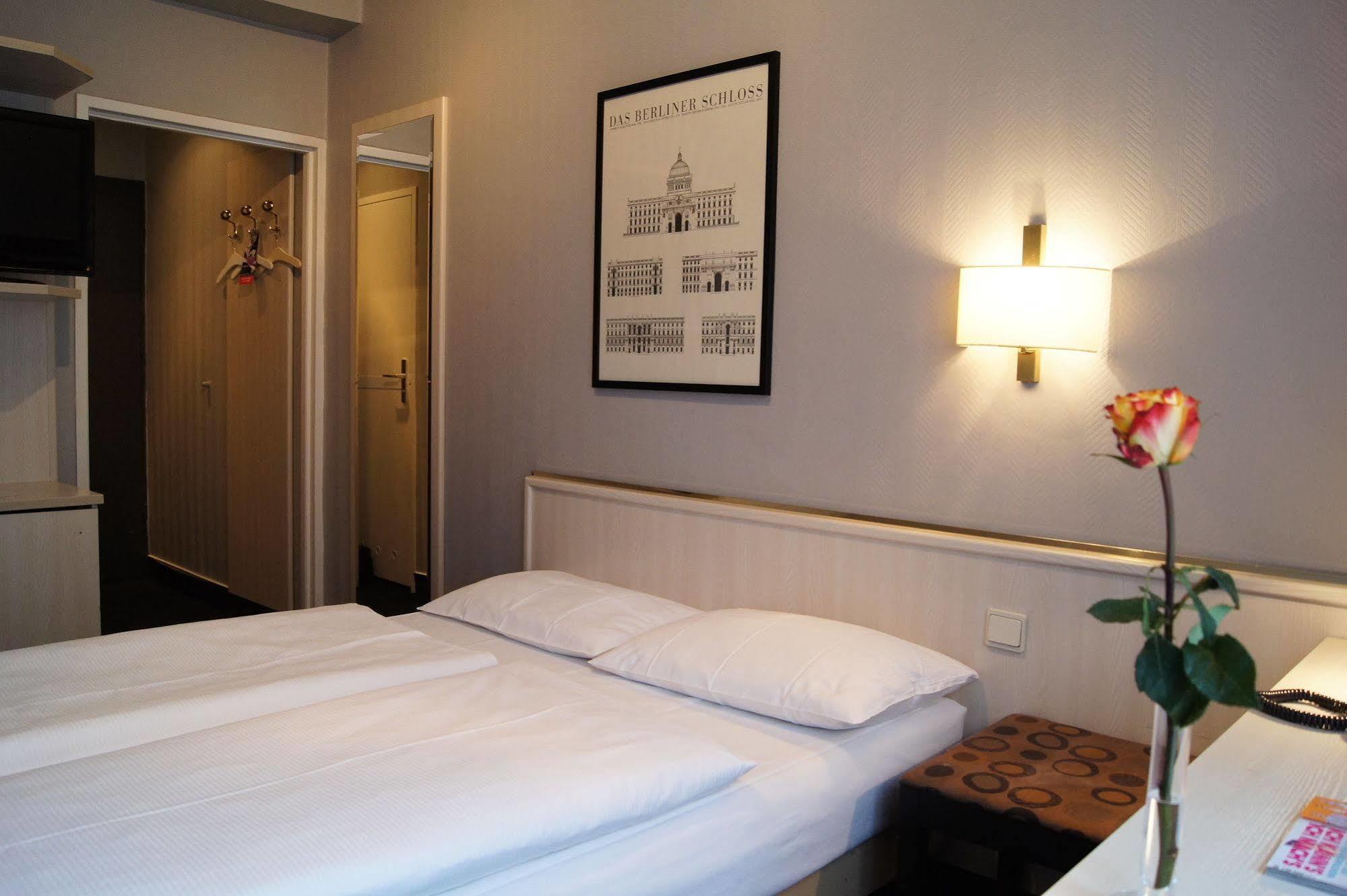 Berlin Plaza Hotel Am Kurfuerstendamm エクステリア 写真