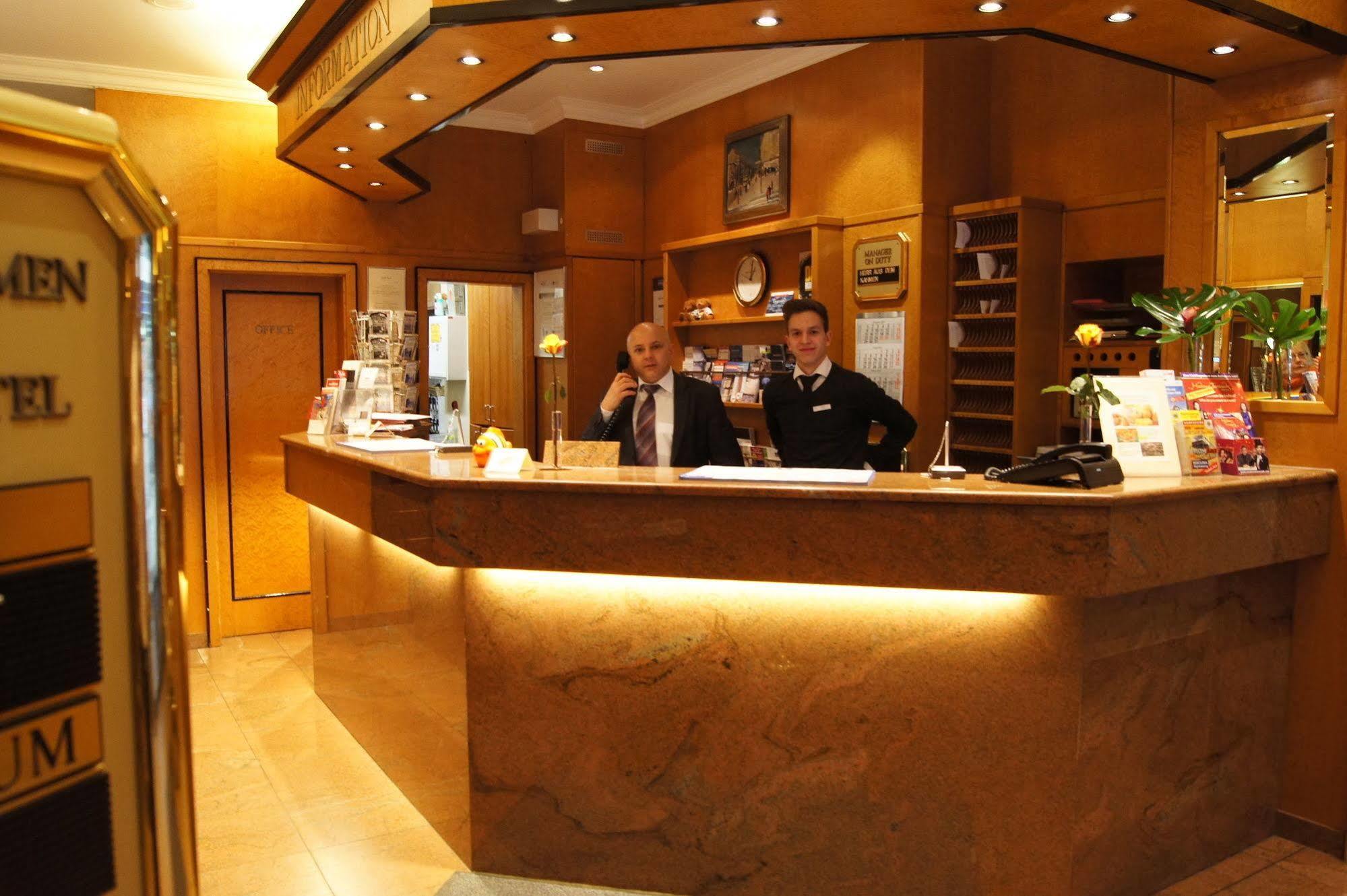 Berlin Plaza Hotel Am Kurfuerstendamm エクステリア 写真