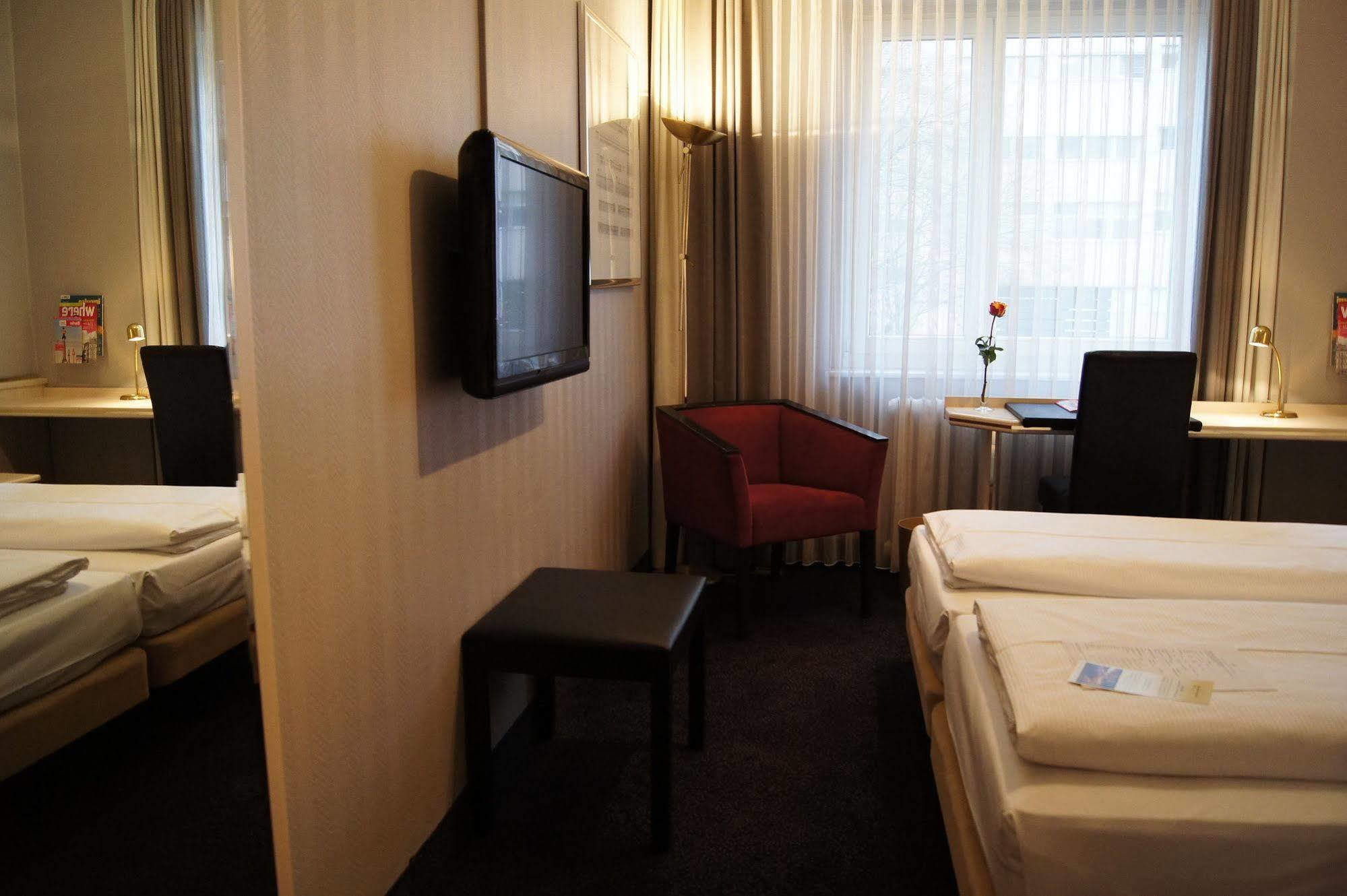 Berlin Plaza Hotel Am Kurfuerstendamm エクステリア 写真