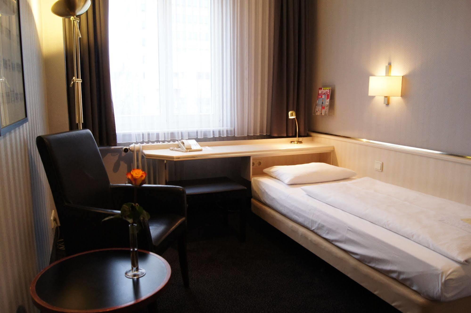 Berlin Plaza Hotel Am Kurfuerstendamm エクステリア 写真